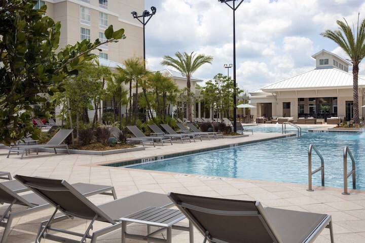 Hotel with Pool