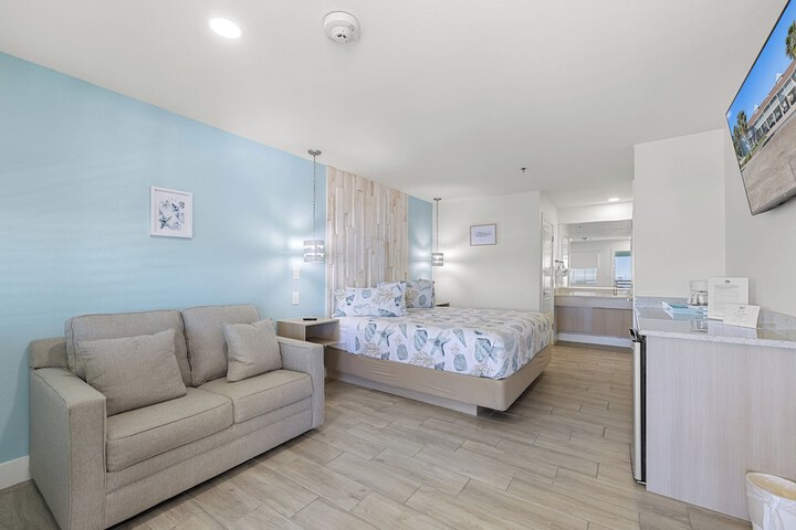 Room 2 of 68