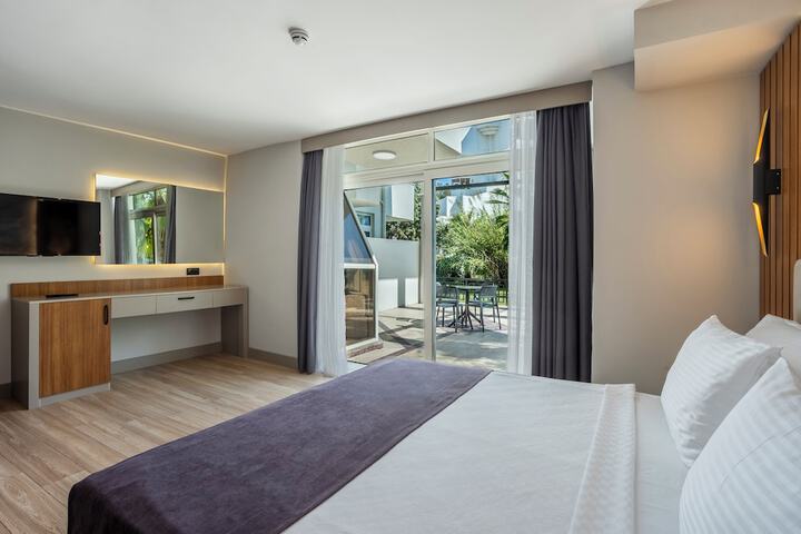 Room 21 of 103
