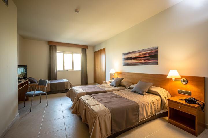 Room 9 of 35