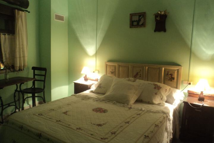 Room 7 of 16