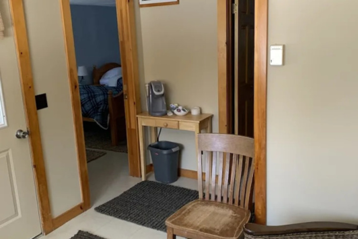Room 5 of 18