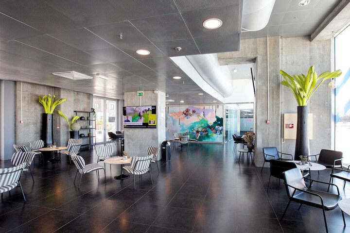 Guest Lobby
