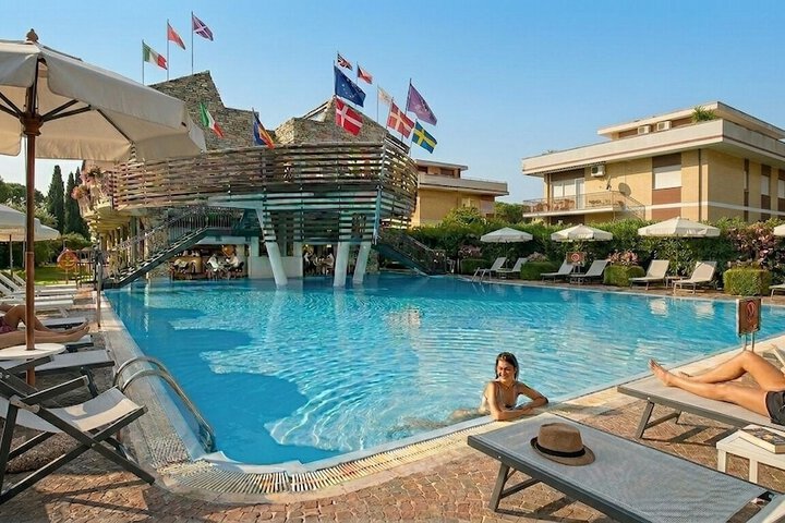 Pool 15 of 29