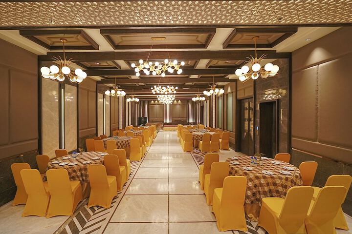Ballroom/Hall 55 of 63