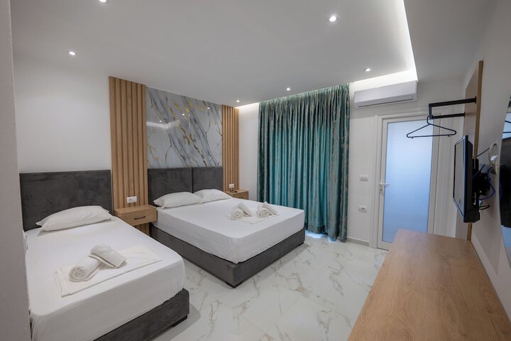 Room 46 of 82
