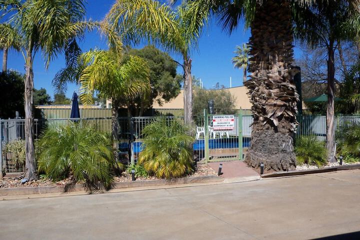 Property Grounds 20 of 33