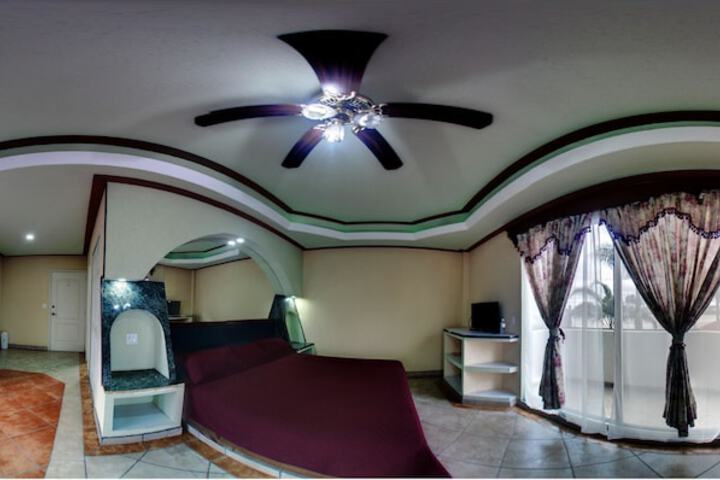 Room 8 of 18