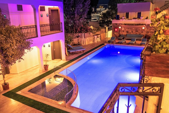 Pool 30 of 58