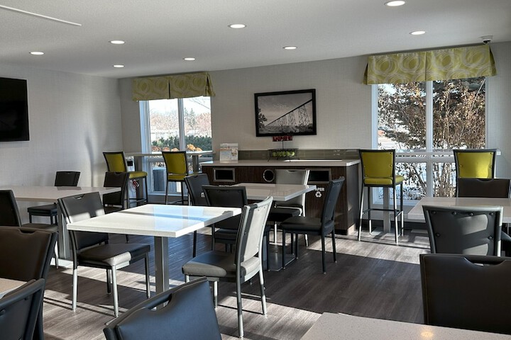 Breakfast/Coffee Service 86 of 96