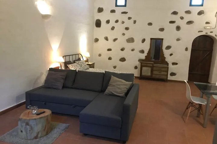 Room 14 of 28