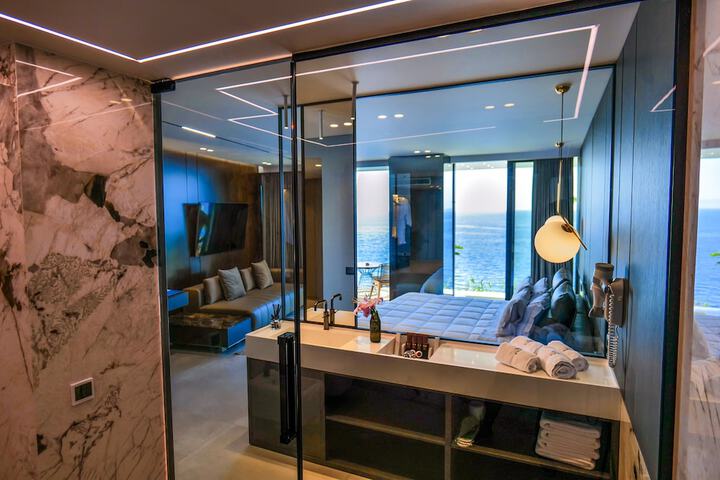 Room 46 of 201