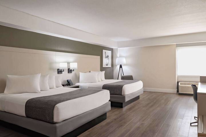 2 Queen Beds (2 of 21)