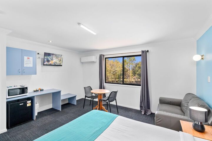 Room 12 of 38