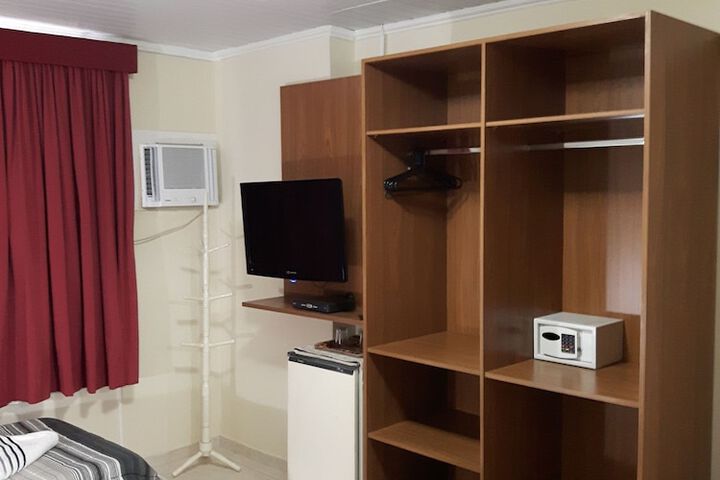 Room 25 of 64