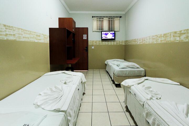 Room 5 of 18