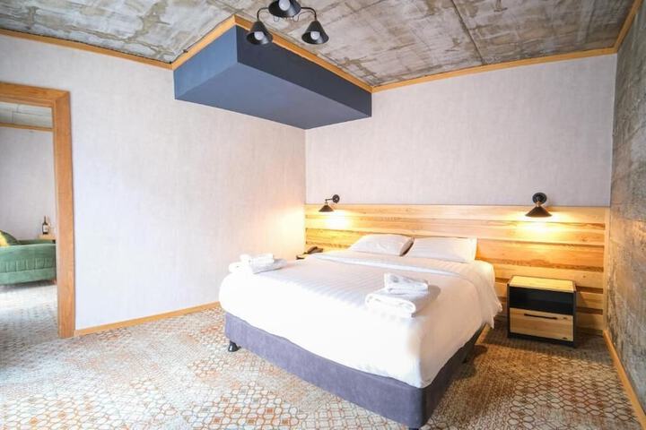 Room 9 of 45