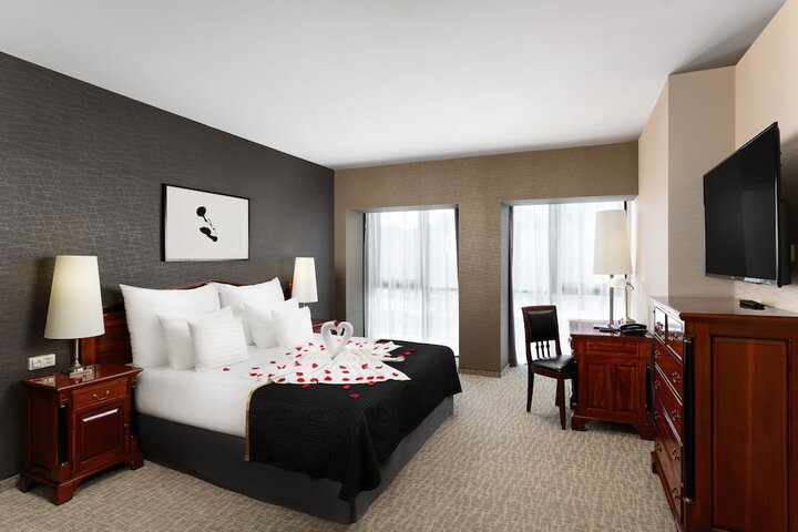Room 4 of 47
