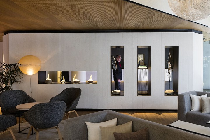Lounge 62 of 84