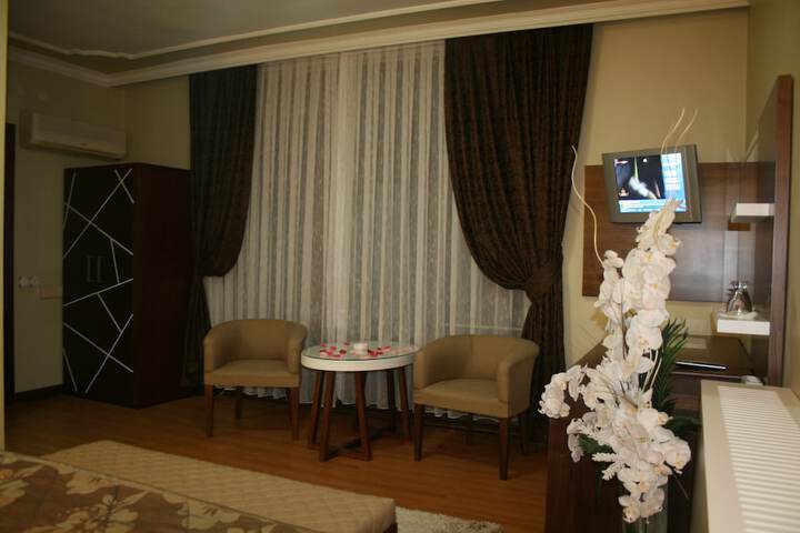 Room 13 of 62