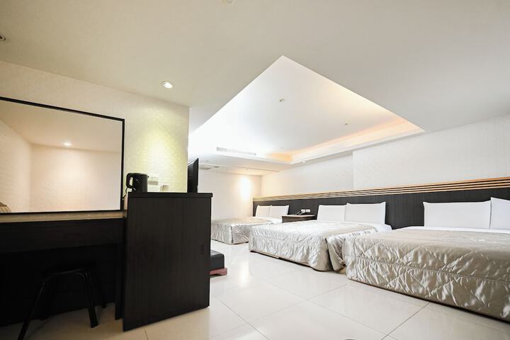 Room 34 of 70
