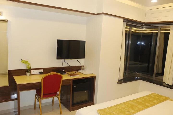 Room 19 of 36
