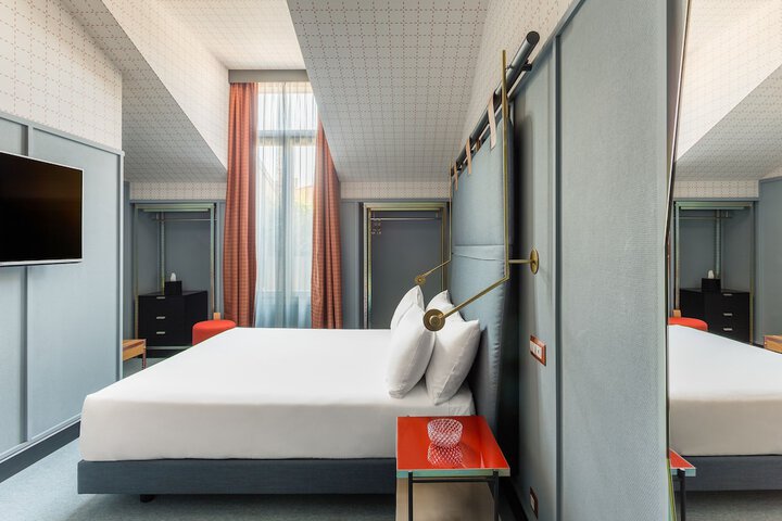 Room 22 of 100