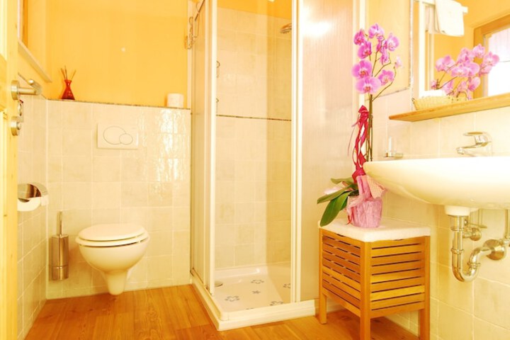Room 10 of 29