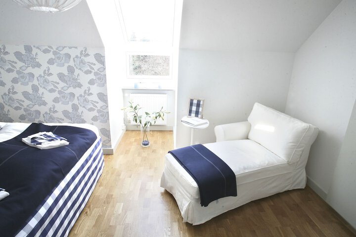 Room 10 of 25