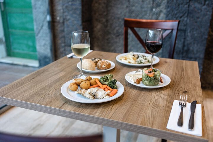 Dining 106 of 135
