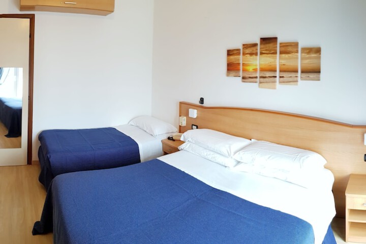 Room 16 of 73