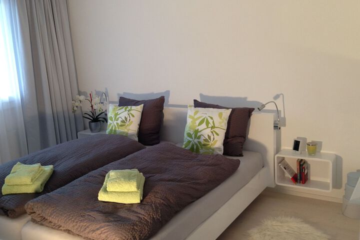 Room 2 of 17