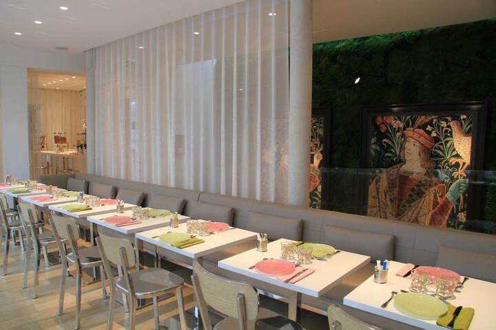Dining 20 of 40