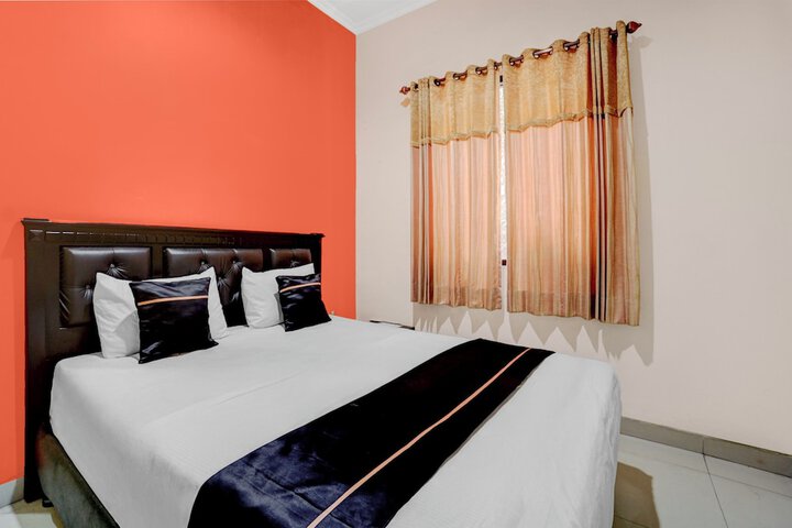 Room 9 of 30