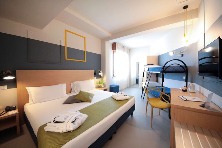 Room 21 of 46