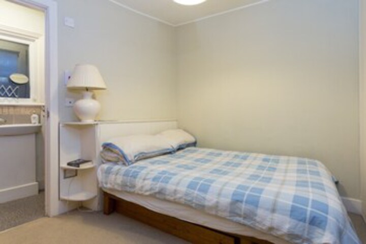 Room 15 of 16