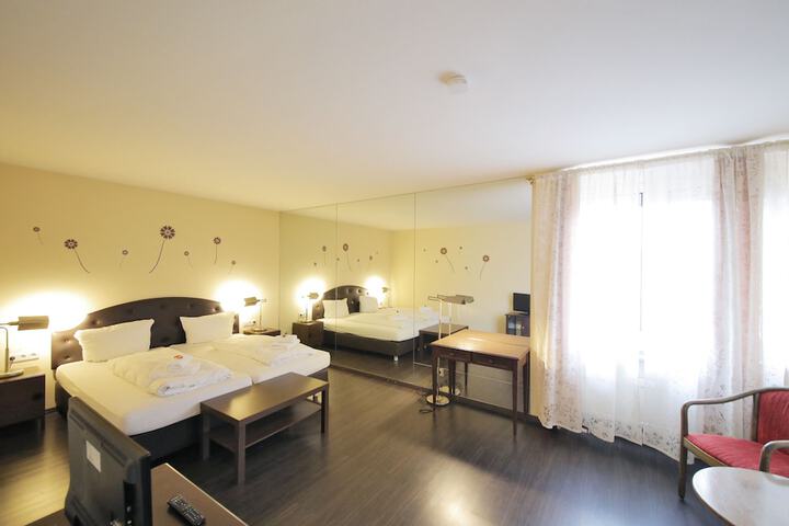 Room 5 of 41