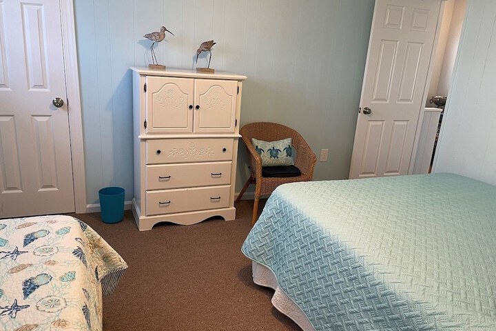 Room 9 of 38