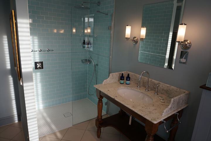 Room 14 of 34