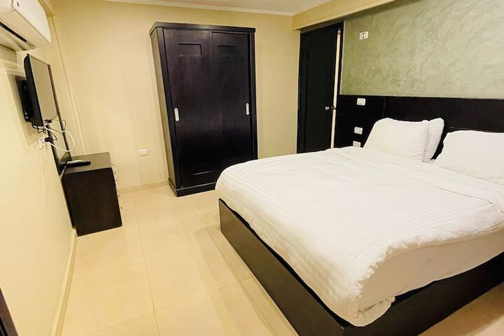 Room 35 of 89