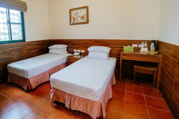 Room 15 of 38
