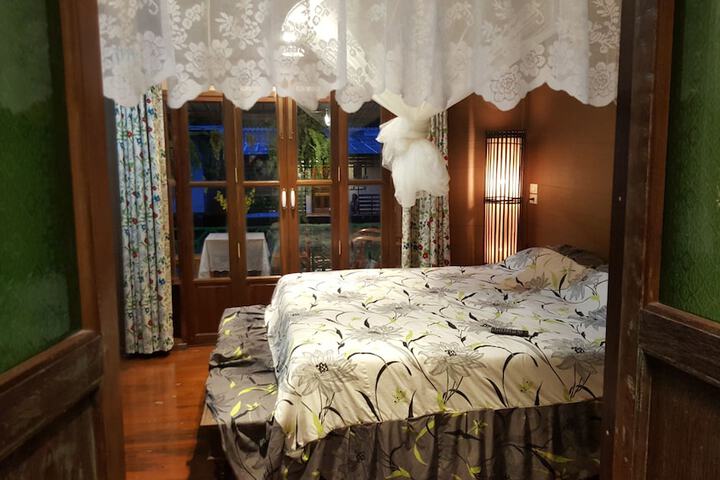 Room 16 of 94