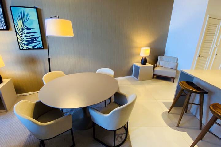 Lounge 46 of 74