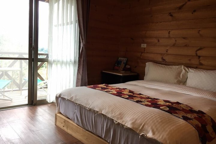Room 3 of 37