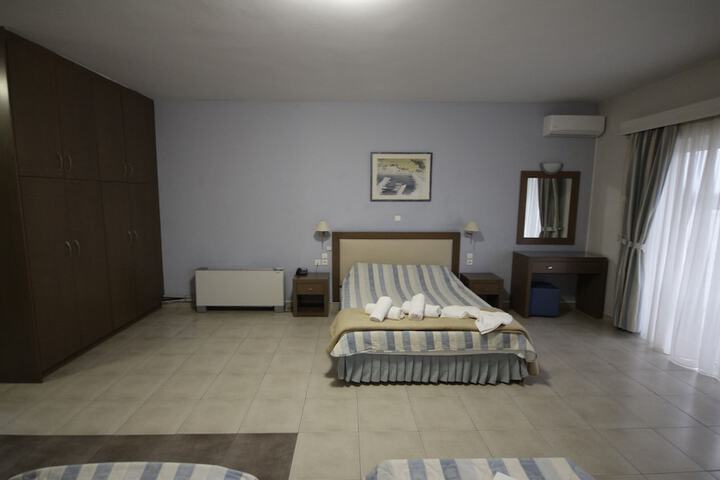 Room 11 of 70