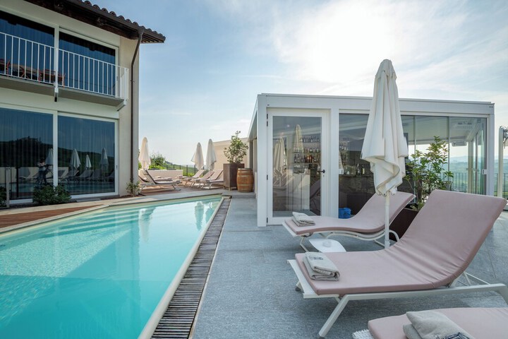 Pool 44 of 81