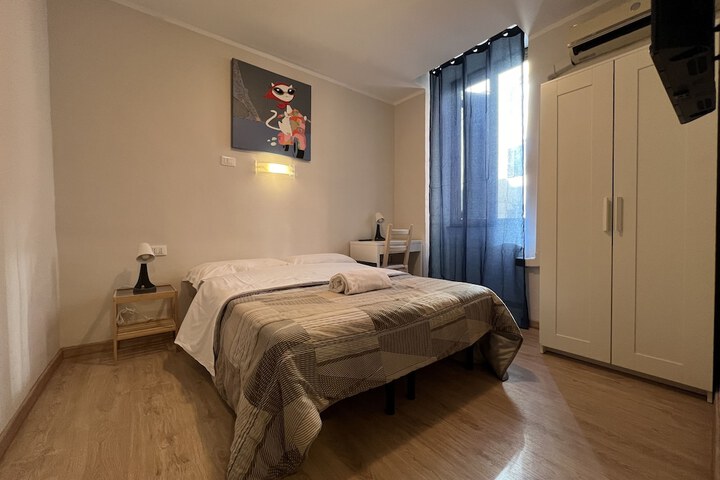Room 6 of 53