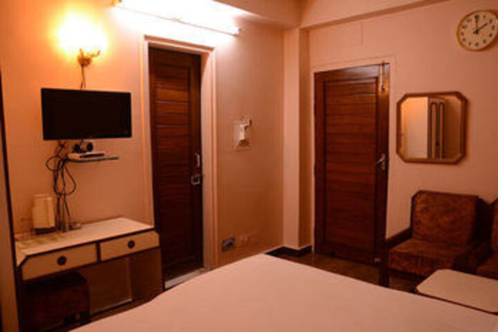 Room 15 of 39