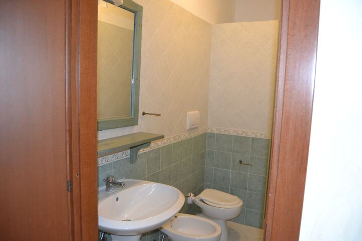 Room 28 of 61