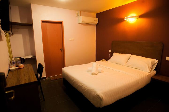Room 15 of 33